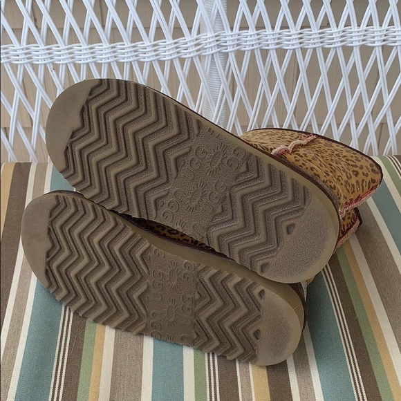 Leopard Print Ugg Boots - Picture 2 of 4